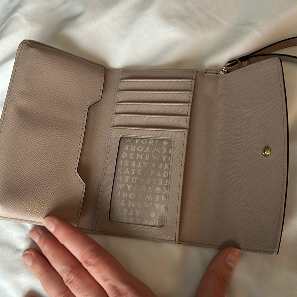 Kate Spade wristlet - Picture 5 of 6